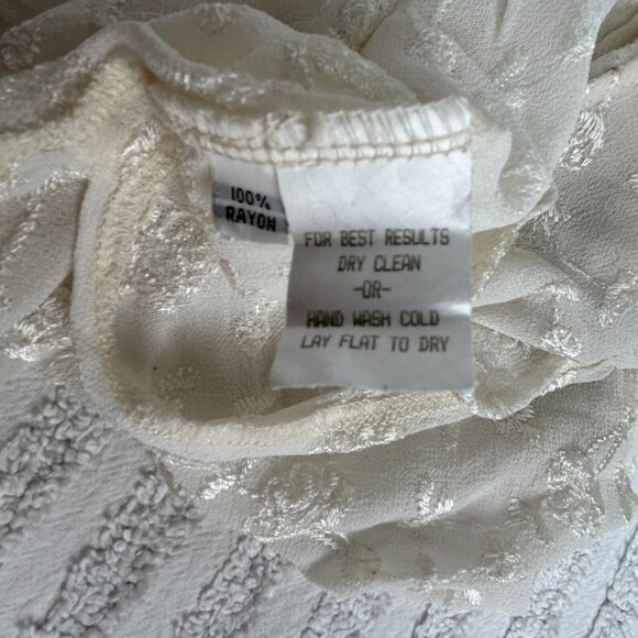 Christy Allen Womens Top Large Ivory Blouse Sleeveless Embroidered Floral NWT - Picture 4 of 10